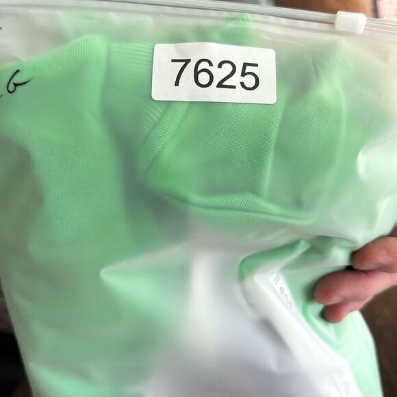 NWT ZGY Denim Women’s Green Graphic Oversized Sweatshirt- Size Large - Picture 8 of 8